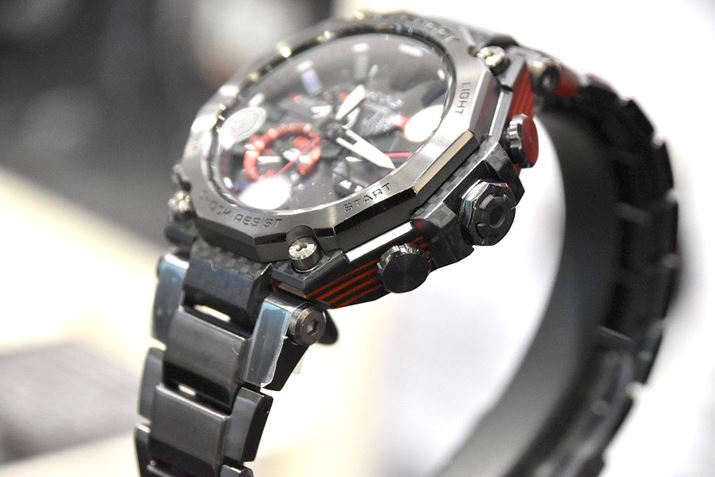 x[̃fUCɍ킹đp`イ̗pقAʂ猩ϑw̃OXt@Co[wƕՂ̃CWP[^[ɂ́AuhJ[ł郌bh炢AfUC̃ANZg