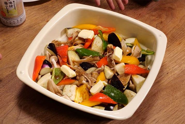 āAOpɃI[uICčޗ܂BRVE؃[XAʃlMAiXAs[}ApvJALmRނāAقǍ킹AŌɃo^[u犮