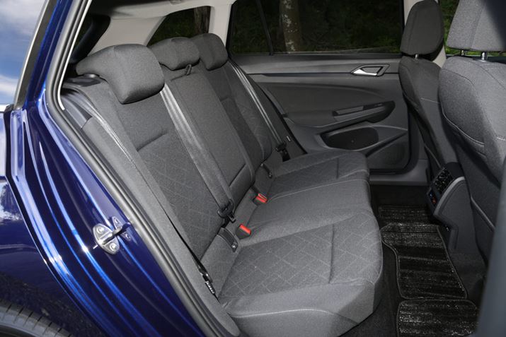 V^uSt@Agv̌Ȃ́A5hAnb`obNɔׂċZԂg傳Ă