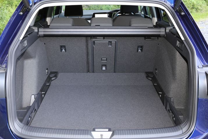 V^uSt@AgvŌȂ𗧂ĂԂ̉׎C[W