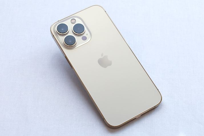 S[hfBiPhone 12 PrõS[hfƔׂƁAԂ݂Ă