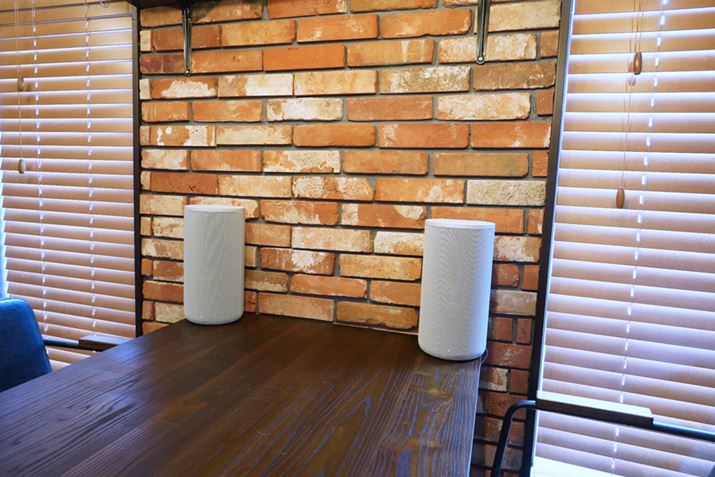 2{̃Xs[J[͂傤ǐ^ɂȂ_CjOe[uɃZbg