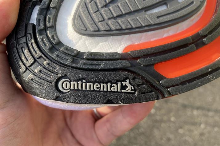 ̂˂h߂ɁA~bh\[̒ɐ݂ĂugVVXevĐ݌vBVɁuADIDAS LEPv̗pĂA˂\hȂŐȍ15コĂA肵Ȃ₩ȑ^т܂