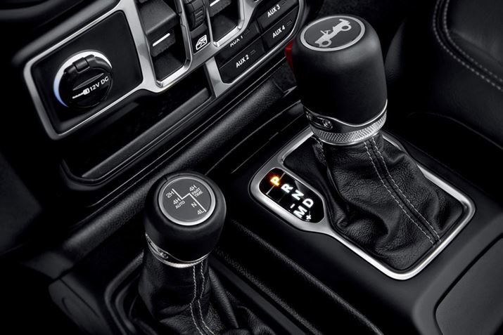 EVtgo[ŁAOuZNgbN t^C4×4VXev؂ւ邽߂̕ϑ@o[