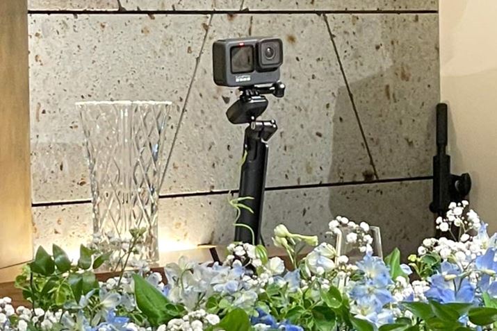 GoPro͖{̃TCŶŁAȈɒuĂSR܂ɂȂȂ̂BX}złƂł̂łAGoProƔׂƑ傫łAobe[̖܂BgpɒM邨ȂǂAԂ̓Be͂ɂꍇ