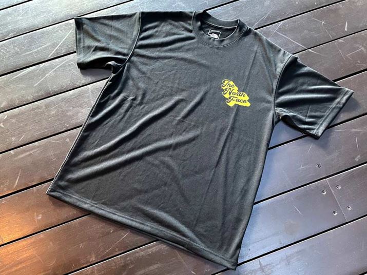 uV[gX[ut[OtBbNN[iS/S Free Run Graphic CrewjviiԁFNT62191j́uubNvBTCgi5,390~(ō) 