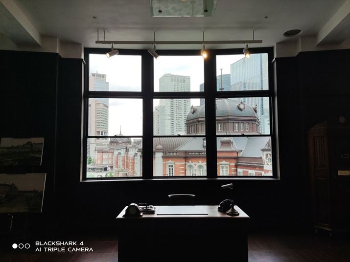 O̗lq]ނƂŖÍ̑傫ȍ\}BÕ̕ǖʂ̃fBe[͂ԂCÅÕnCCg͂ȂȂNBFɒ[ɋĂ炸AJƂĂ͐hȊGƌ