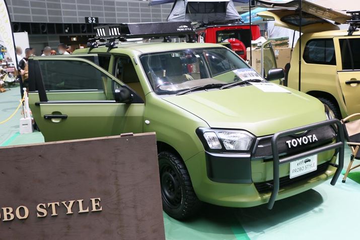 sfx[XƂu160TYPEvBԑ̂̃J[ύX̂قACgJo[OAOK[hAGuȂǂtASUVIȃbNXƂȂĂBWԂ́uFULL SETvɉAV[gJo[Ȃǂ̃IvV𑕔