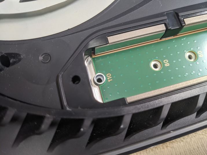 OAuFireCuda 530 Heatsinkv̑Sł80immĵƂɃXy[T[ݒu