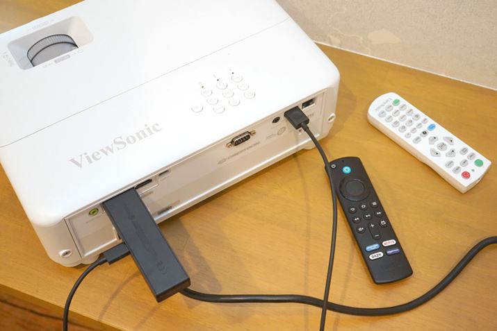 uFire TV Stick 4KvƐڑBUSBdwʂ\