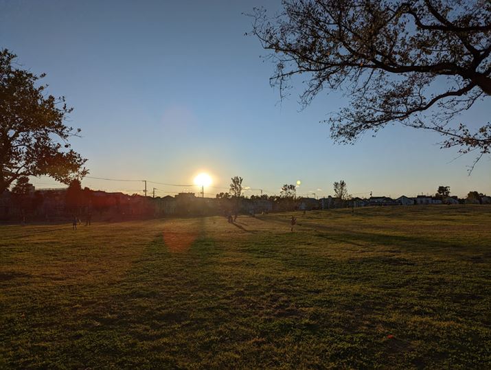 HDŘʂ͂ŁAtłÕ𖾂邭グĂ܂B[ɂ̃Of[V̕\Lŗ̊܂