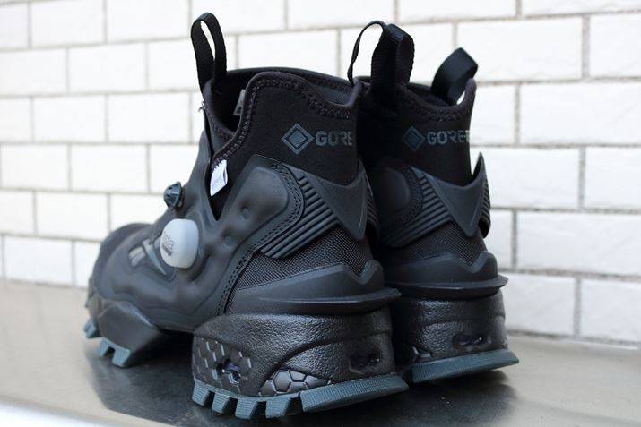 yʐ^znCJbgɂȂƂŁAX}[gȃVGbg͕ێA{[AbvƂڗđR yʐ^zṕA薳Ȉۂ߂ɏoĂ܂B̃CjOAAbp[̊OɘIoĂ̂VN