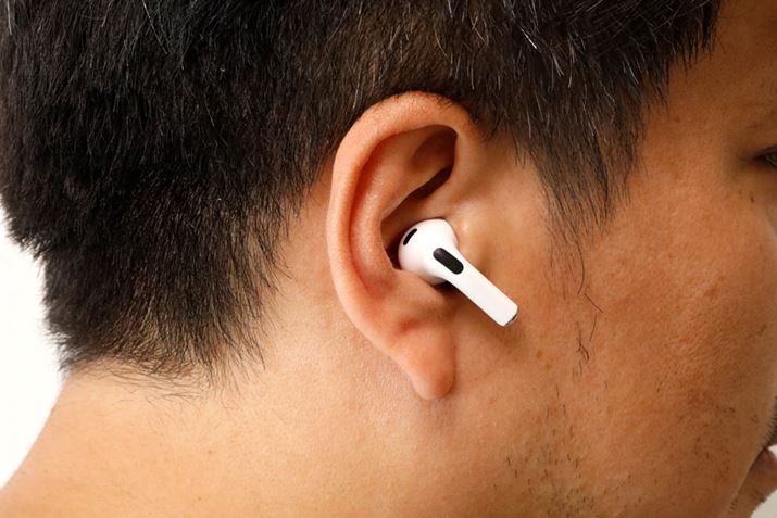 AirPodsi3jBp͉ʐ^AirPods ProƂقڕς܂