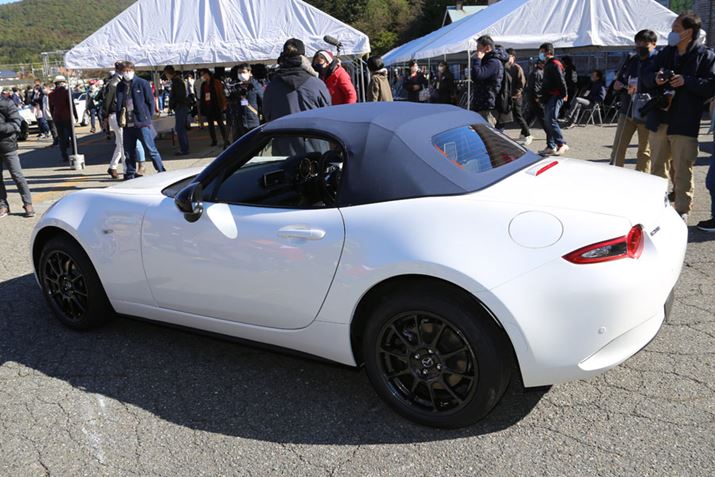 y~[eBO2021ŏIꂽA}c_u[hX^[v̓ʎdlԁu990SvByʂSO[hx[XɁAu{̃u[LLp[⃌CY̌yʃA~zC[Ȃǂ̗pĂAȂyʉ{ĂB܂Ap̃TXyVdpXẽ`[jO}ĂقAVuԗp艻vZpڂĂ