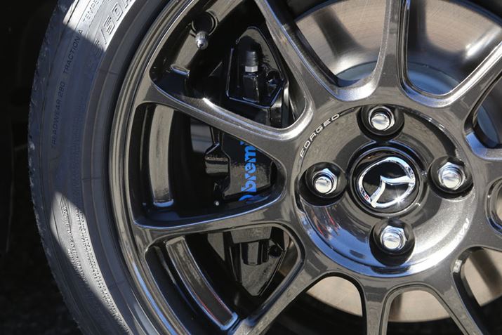 u990Svɍ̗pĂACY̌yʃA~zC[ƃu{Lp[Bu{̕A990S̃ANZgJ[łu[ɓhĂ̂̂ЂƂ