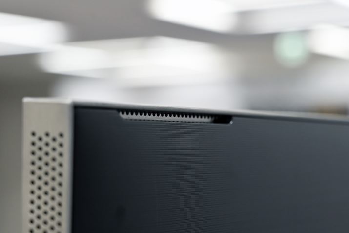 8KteruDX1Cv́AŔ2.6cm̒^{fBɌv8̃Xs[J[