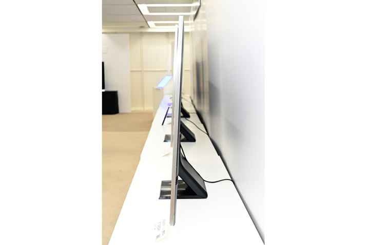 8KteruDX1Cv́AĎۂ̓̊pxlAʂɌX΂݂