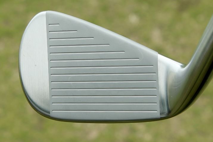 4Ԃ8ԃACA܂ł̓Nuf|tF[Xɍ̗pB{[𓾂₷fނłAdxߑŊɑ΂ăfbg܂Bł͑Ŋ̃~YmAƑŊǋĂ܂BlbN̐^ɂ邱ƂŁASn悢ŊグĂ܂