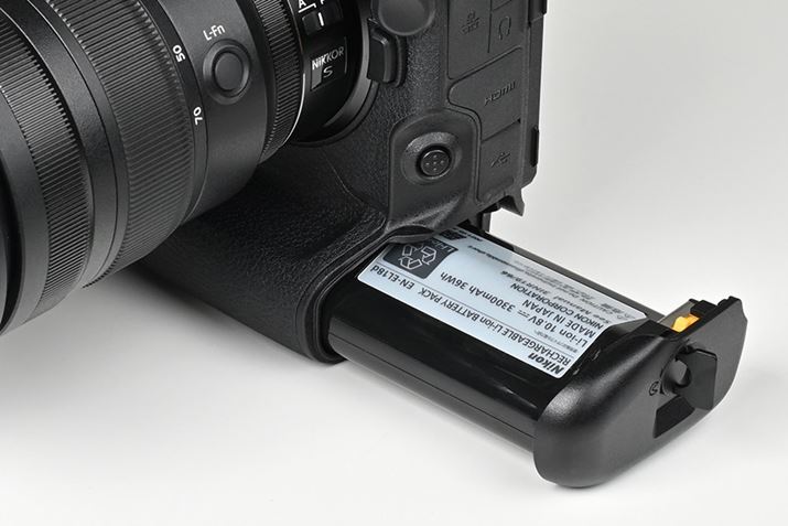 �t���o�b�e���[�͍ŐV�́uEN-EL18d�v�ŁA�]���̃o�b�e���[�uEN-EL18c/EN-EL18b/EN-EL18a/EN-EL18�v�̎g�p�ɂ��Ή��B�������A�]���̃o�b�e���[�`���[�W���[�uMH-26a�v�ōŐV�o�b�e���[EN-EL18d���[�d���邱�Ƃ͕s�B�]���o�b�e���[EN-EL18c/EN-EL18b�ɂ��ẮAEN-EL18d�p�̐V�����o�b�e���[�`���[�W���[�uMH-33�v�ŏ[�d���邱�Ƃ��\��