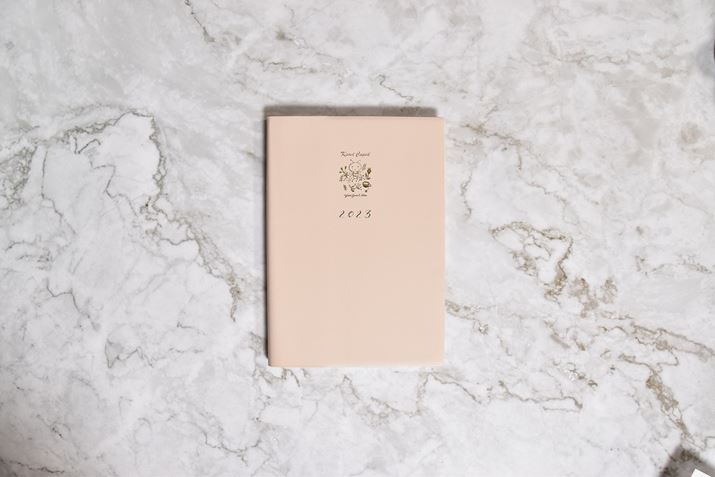 ySPECzȃtH[}bgFԃubN{Tԃo[`JiԎȂjTCYFB6i133×c188×11mmjdʁF231g\̃JoFJ`ybNE~NeB[iʐ^jA[AtFC2,035~iJ`ybNE~NeB[jA1,958~i[AtFCj