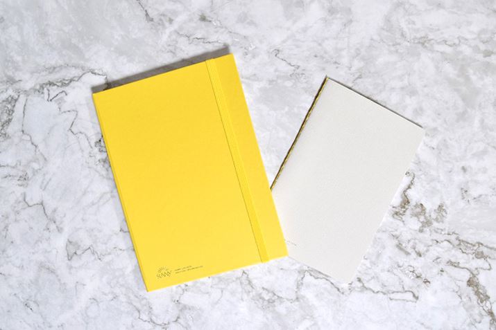 ySPECzȃtH[}bgFOTCYFy{́z148×c210×10.5mmyʍz118×c182×3mmdʁFy{́z244gyʍz44g\̃JoFYELLOWiʐ^jASHELL PINKAPALE IRISAFAWN BROWNAALMOND GREEN1,980~