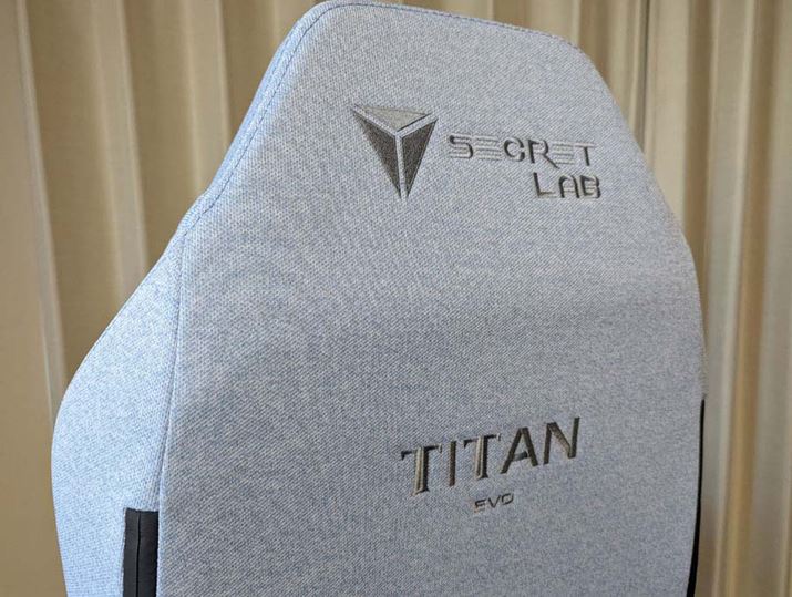 wʂɂSecretlab̑傫ȃShJŖD܂Ă܂BvgĂ܂