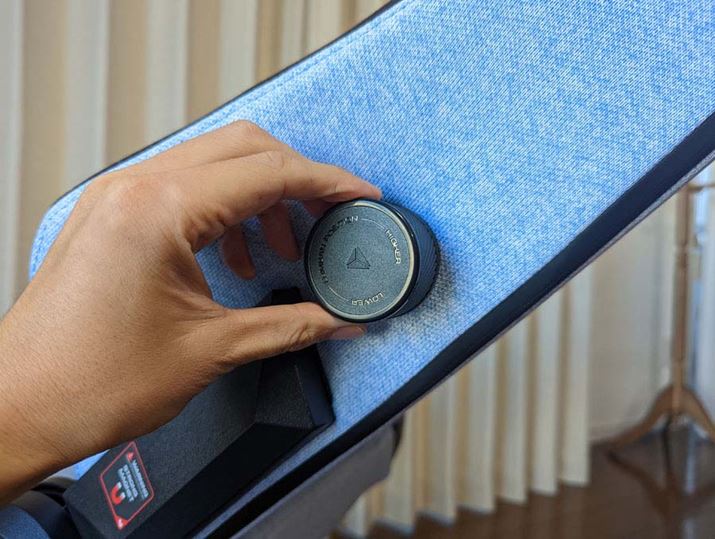 o[T|[g̓obNXƂ̑ʂɂ_CŁA㉺Ƃӂ݋𒲐߂ł܂B̍Ƀsb^ƃtBbĝŁAԍĂĂւ̕SȂ