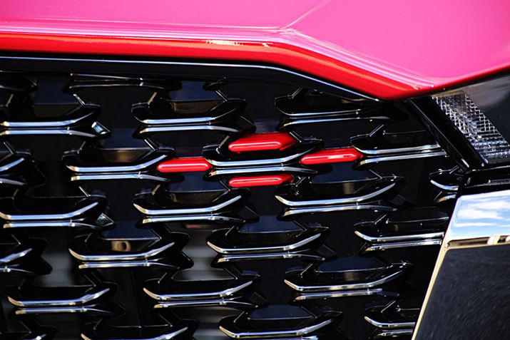 V^uCX-5v̓ʎdlԁuSports AppearancevɑĂAtgÓuANZgs[Xv