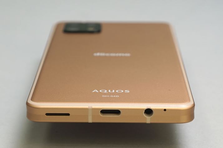 {fBʂɁAXs[J[z[AUSB Type-C|[gAwbhz[qzu