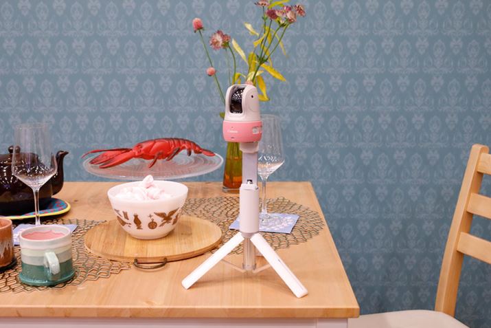 ʂɂ͎OrAOrɌŒ肷邱Ƃ\BOC^[tFCXUSB Type-CiUSB 2.0jŁAobe[͏[d̓`ECdqi[U[ɂ͕sj