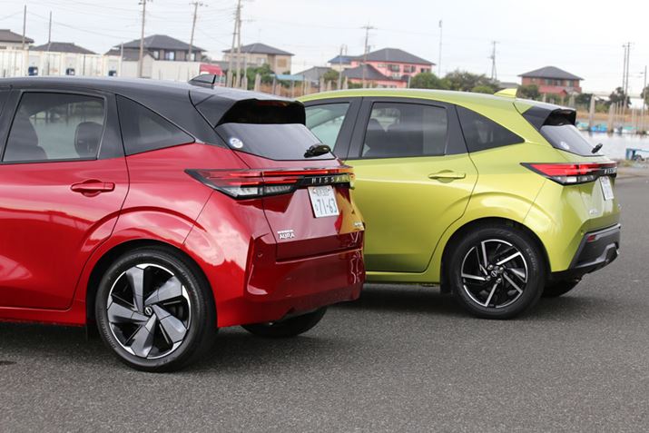 uI[vijƁum[gviEj̃AtF_[̔r摜BI[̃AtF_[́Am[gБ20mmoĂقAAhAւƐɐLтvXC̓ȂǂقȂĂ