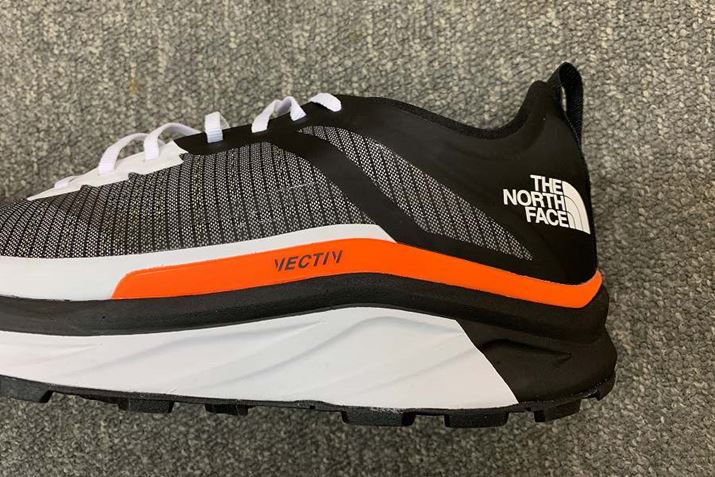 肩̃bJ[\̗puy2wEVAk^~bh\[v́AnRo܂œ]悤ȓ񋟂Ai͂̌Ɋ^