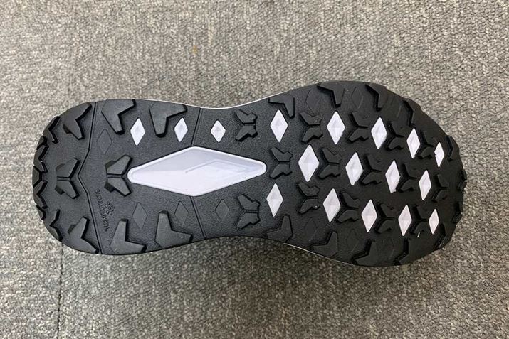 AEg\[ɂ́A܂܂ȘHʏ󋵂ɑΉuSurface ControlvgpBO̐[3.5mmȂ̂ŁAgCł͂AAXt@gRN[gƂHʂł̎gpɂΉ