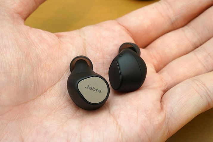 uElite 7 ProṽCz{́BjabrãSpl{^ɂȂĂ