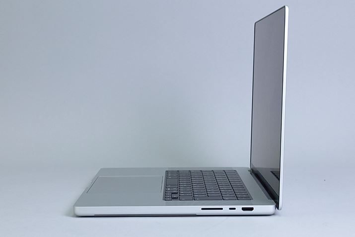 Ȃɍ\ȃfBXvCłA4mm܂BɍׂłI