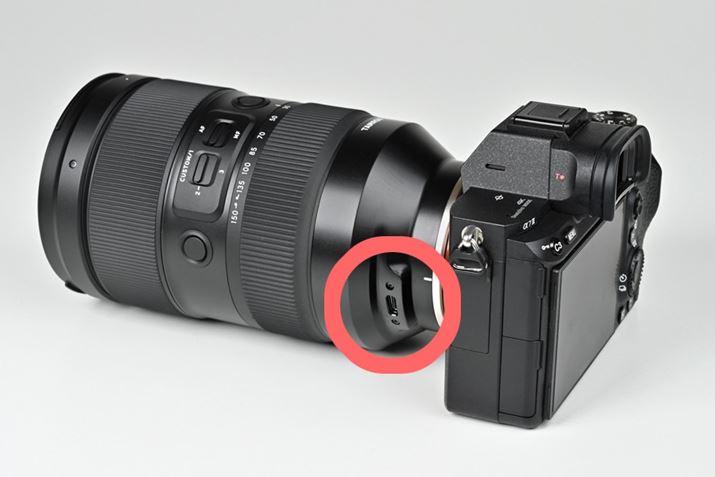 葤̃}Eg߂ɃRlN^[|[giUSB-C[qj𓋍