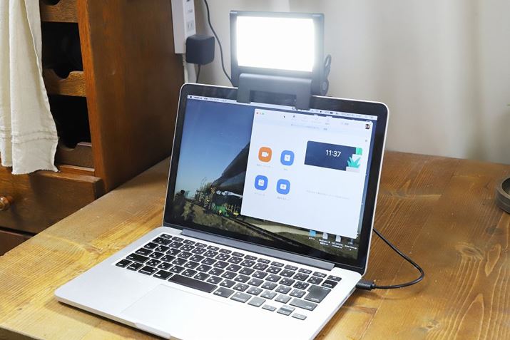 m[gPC㕔ɃNbvIBCg̊px͒\ł