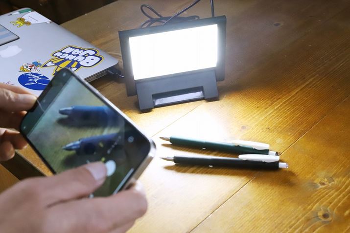 u\Ȃ̂ŁAWebcpł͂ȂAX}zŎʐ^B鎞̕⏕CgƂĂg܂