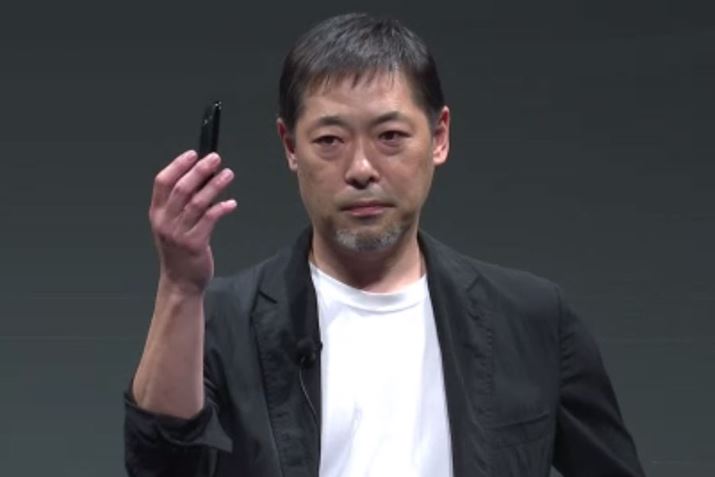 uBALMUDA Phonevɂo~[_̎ВB@͂ȂRpNgł邱Ƃ킩