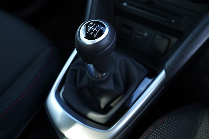 [hX^[ȂǃX|[cJ[̗j}c_Ȃł͂̏GȃVtgtB[܂