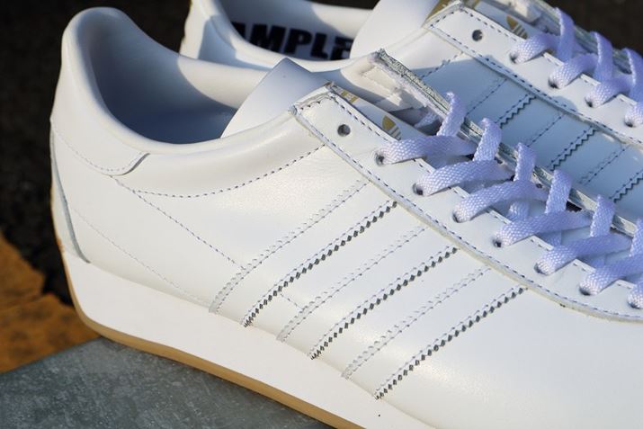 yʐ^zV[^ƃq[^uɂ̂ݐF邱ƂŁAl̗̓L[vȂ\̂郏g[dl yʐ^zAbp[ɎgꂽU[̕\ʂɕяオ򊴂|CgBzCgł͐AubNł͍oĂ܂