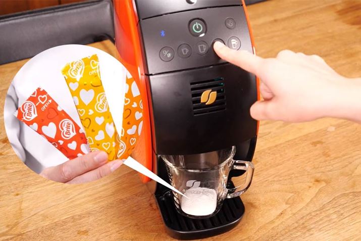 ŝ́ulXuCgvJbvɓĂuJv`[mvuJtFeṽ{^΁AyɃej[ɖςł܂