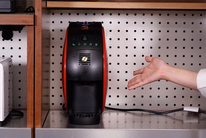 {̃TCY155ij×323ij×306isjmmƁAR[q[[J[ƂĂ͔rIRpNgȕނɓ̂ŁAݒu₷̂|Cgł