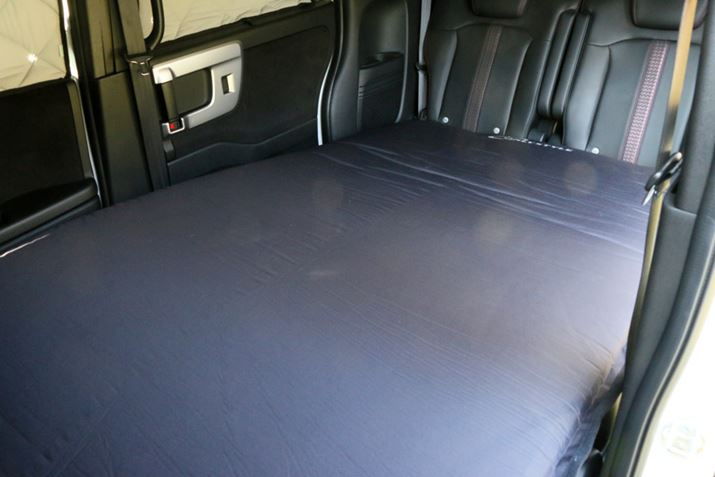 I[X^CuԒp}bg ChvLƁAAQXy[XʂtbgɁI WJ̃TCY100ij×198ij×10i݁jcmƍL̂ŁA1őŜJo[łB}bg̕\ʂ͈ݕڂĂ@|GXeAʂׂ͂ɂmXbv|GXe̗pBɁAʂ͋NѐnƂȂĂ̂ŁAG߂̖͂ʂ\ɂƂƂ