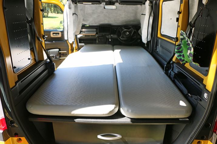 ^]ȑ͉ʂ邽߁Ã}bg~قBpӂĂ̂́AuN-VANpNCbNGA}bgi_ujvii74,800~j