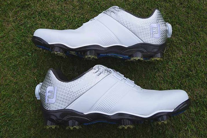 ̃VvȃfUCtbgWC炵łˁB5̃J[oG[Vpӂ܂iʐ^̓zCg×Vo[jAzCgx[Xɂ̂Ȃ獇킹EFAIт܂