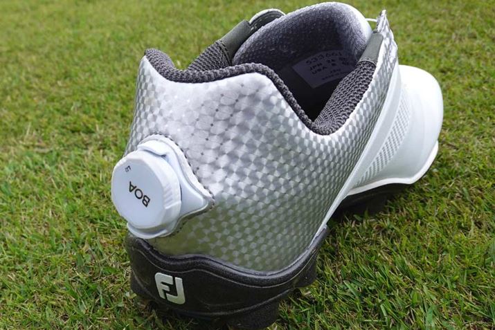 ߂E߂邪J^ɂłAȂ݂BOAVXeBݍ3DtH[\ɂAtBbg