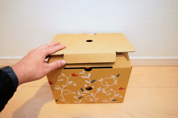 ����ɏ�̃t�^���A�x�������ɓ˂����ނ��Ƃ�