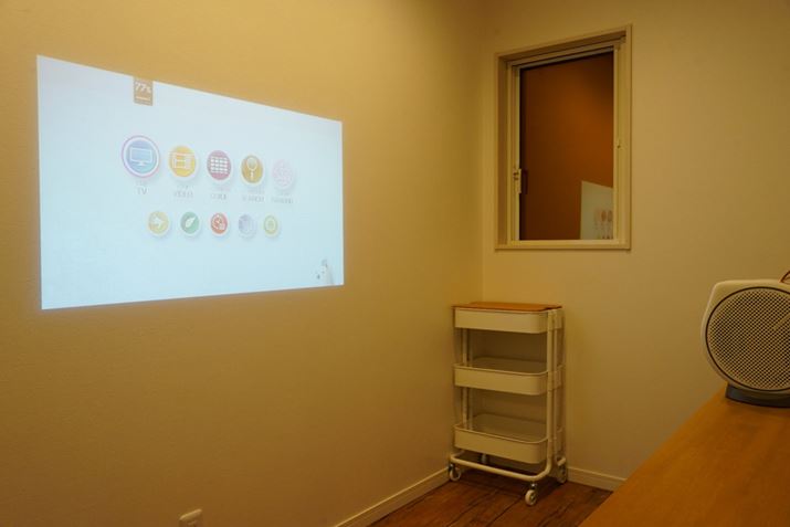 BenQuGV30vnasneUI\ƂBAv_E[hďݒ肷邾ŁAvWFN^[̑ʂnasnevpł͕̂֗