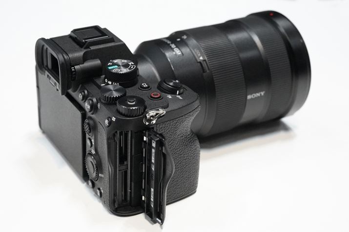 CFexpress Type A/SDiUHS-IIjJ[hΉSLOT1ASDiUHS-IIjJ[hΉSLOT2̃fAJ[hXbg̗p